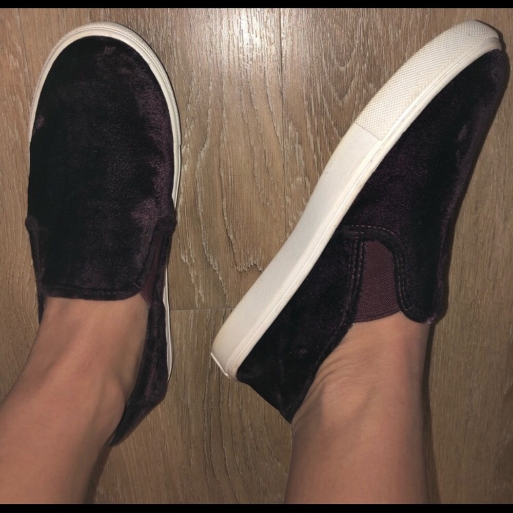Steve Madden Burgundy Velvet Slip-On Flats 6.5
